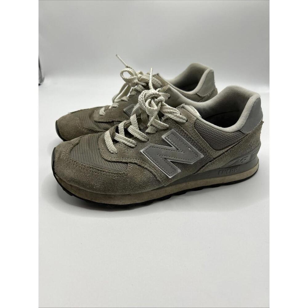 🔥🔥SOLD🔥🔥Men’s New Balance 574 Sz 8 Gray Tennis Shoes Sneakers